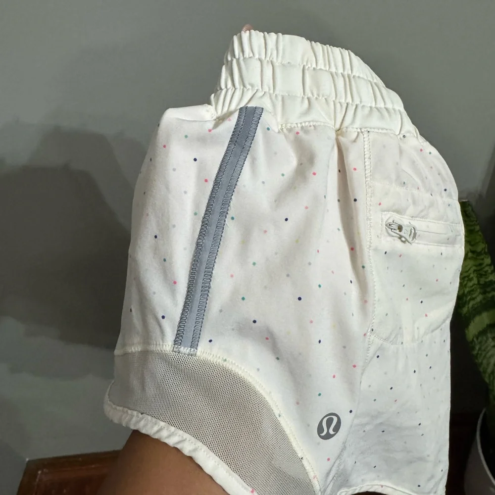 Lululemon Swift Ultra White Confetti Running Shorts (Size 6)